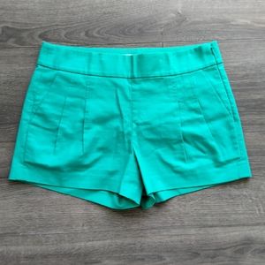 J  Crew Shorts Green Women's Size 2 Front Pleats Side Zip Front & Back Pockets